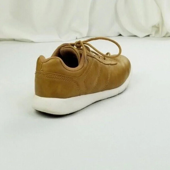 Fubu Size 7 Women's Memory Foam Cappuccino Color Light Weight Sintetico Sneakers - Picture 9 of 12